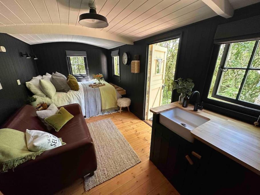 Cornwall Woodland Shepherd'S Hut - Dennis Hut Bodmin Esterno foto