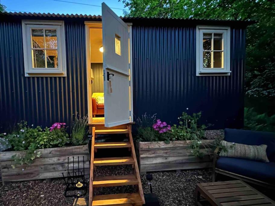 Cornwall Woodland Shepherd'S Hut - Dennis Hut Bodmin Esterno foto